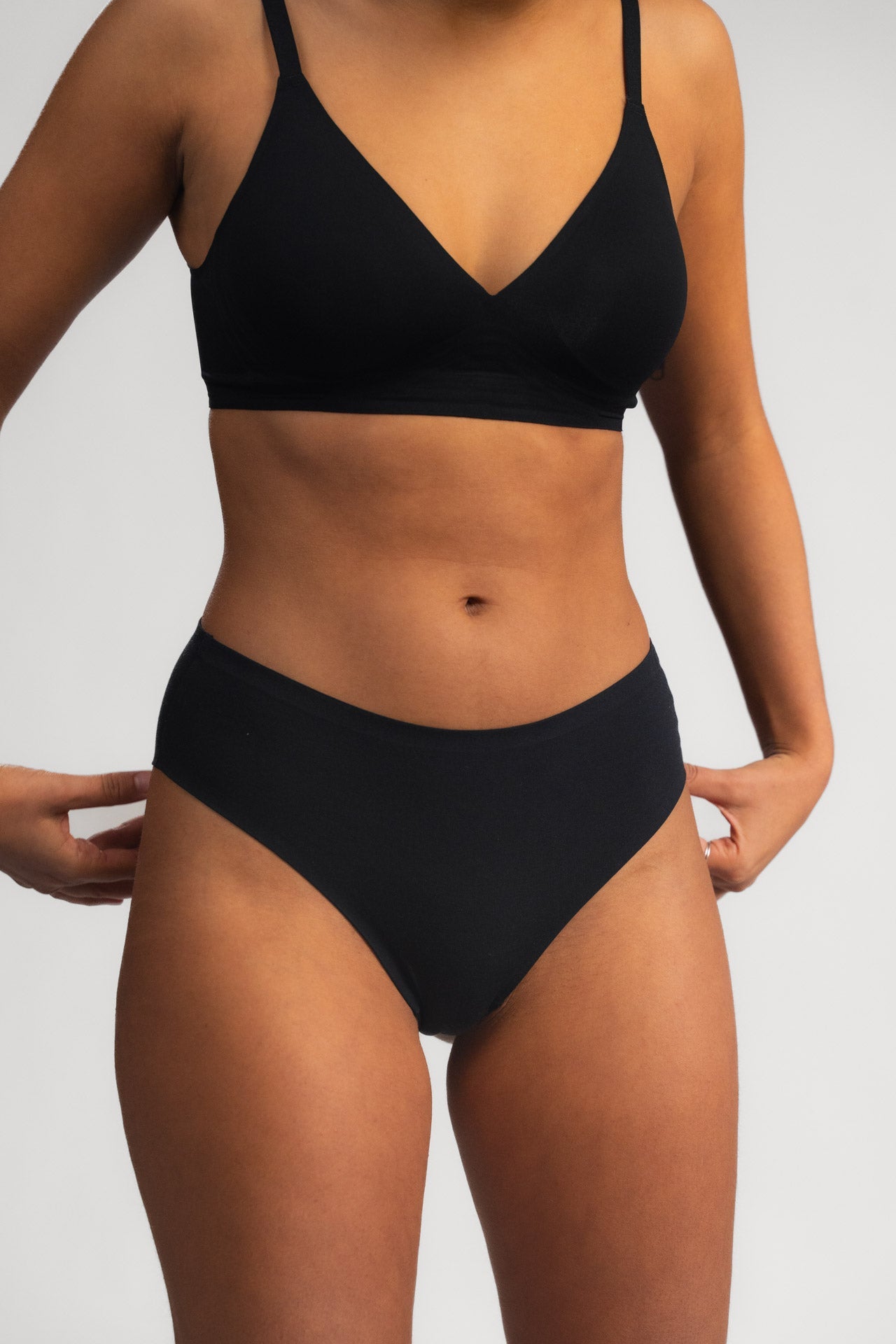 Slip brasiliana Seamless LUXE BLACK - 2 pezzi