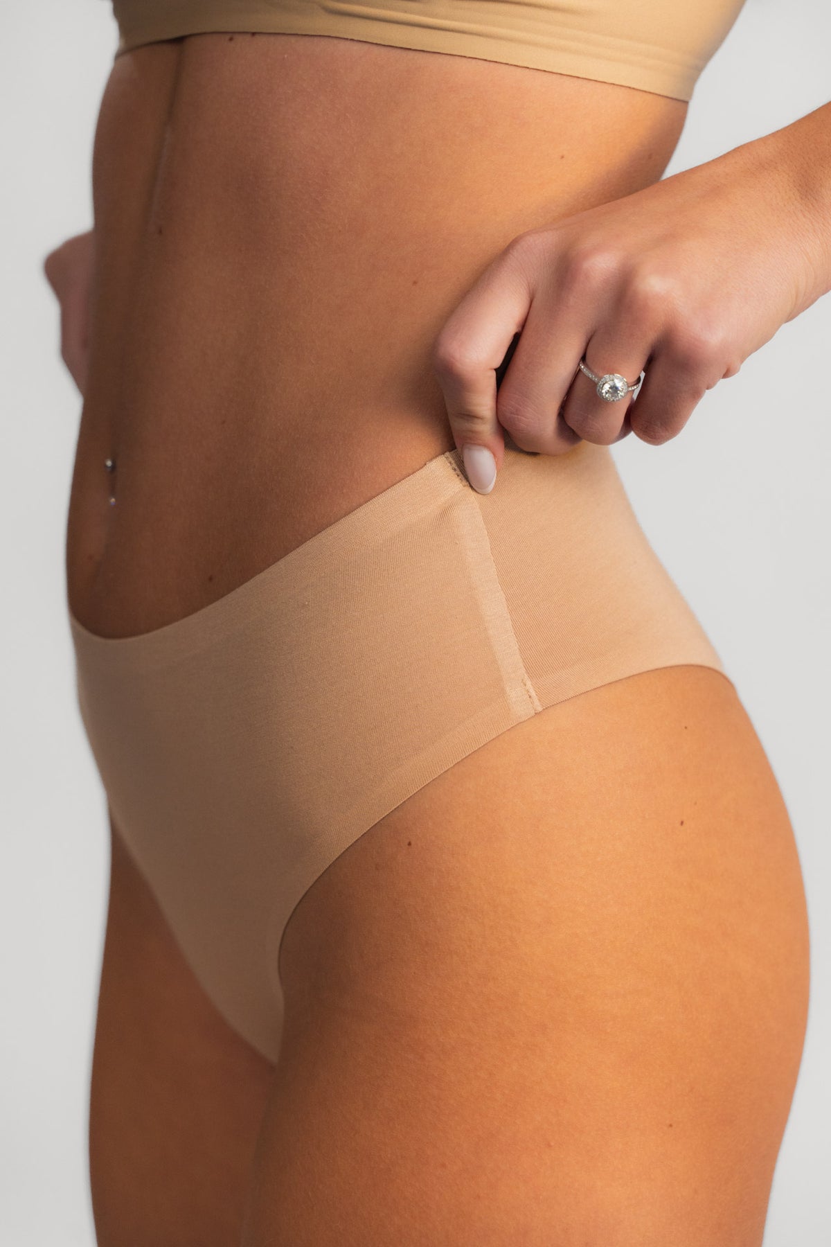 Seamless brazilke LUXE BEIGE - 2 kos – pogled 4